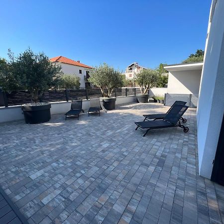 Apartmani Kumenat Biograd Na Moru Buitenkant foto