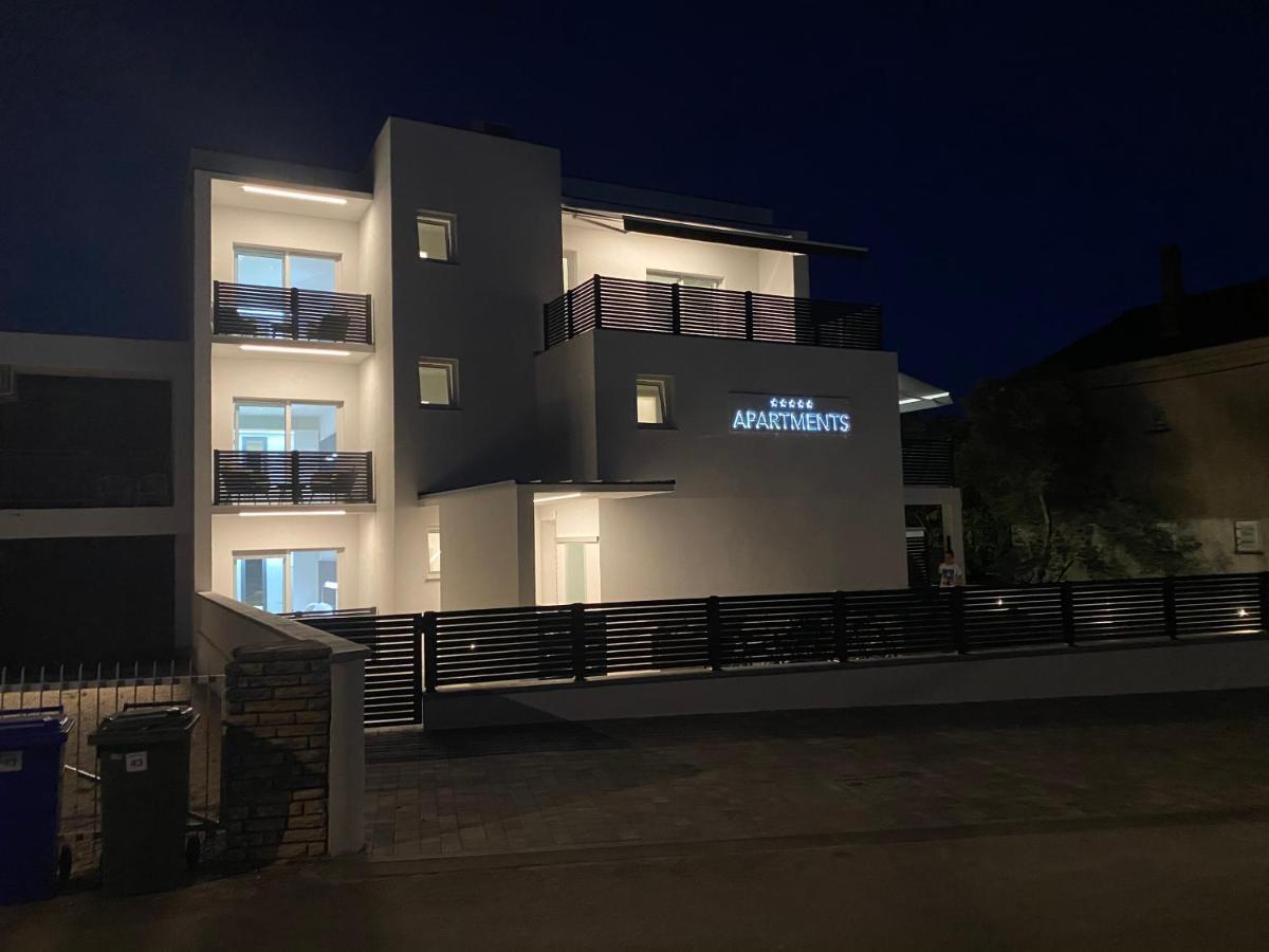 Apartmani Kumenat Biograd Na Moru Buitenkant foto