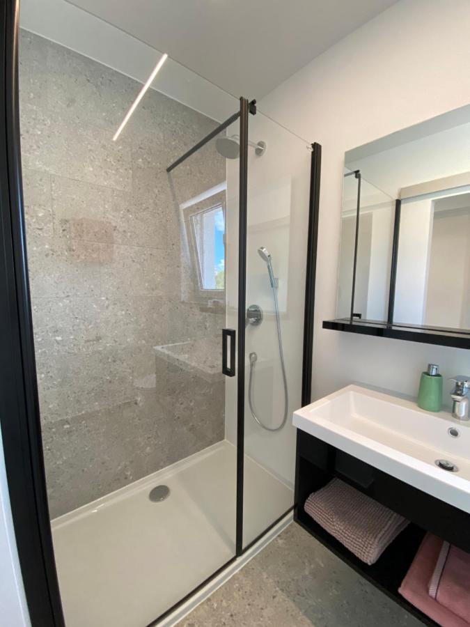 Apartmani Kumenat Biograd Na Moru Buitenkant foto
