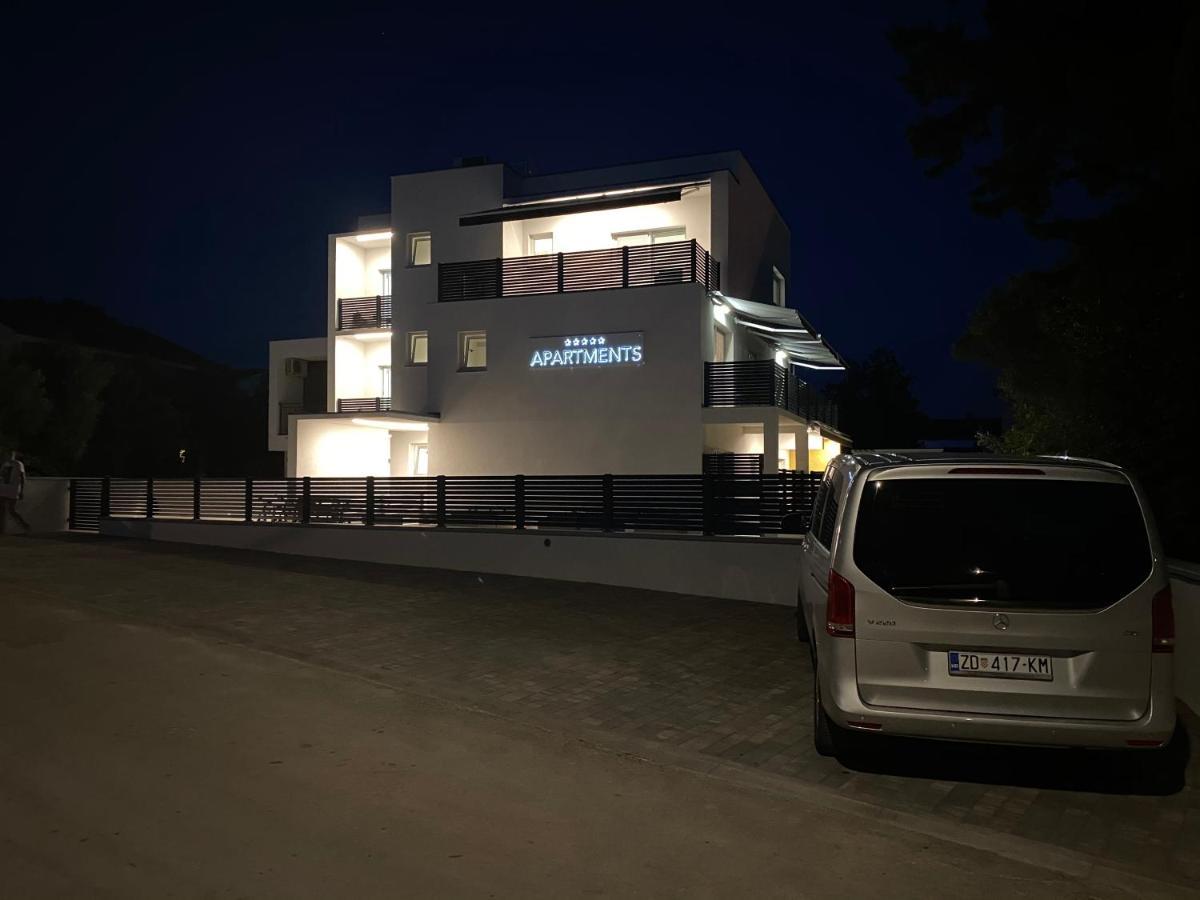 Apartmani Kumenat Biograd Na Moru Buitenkant foto