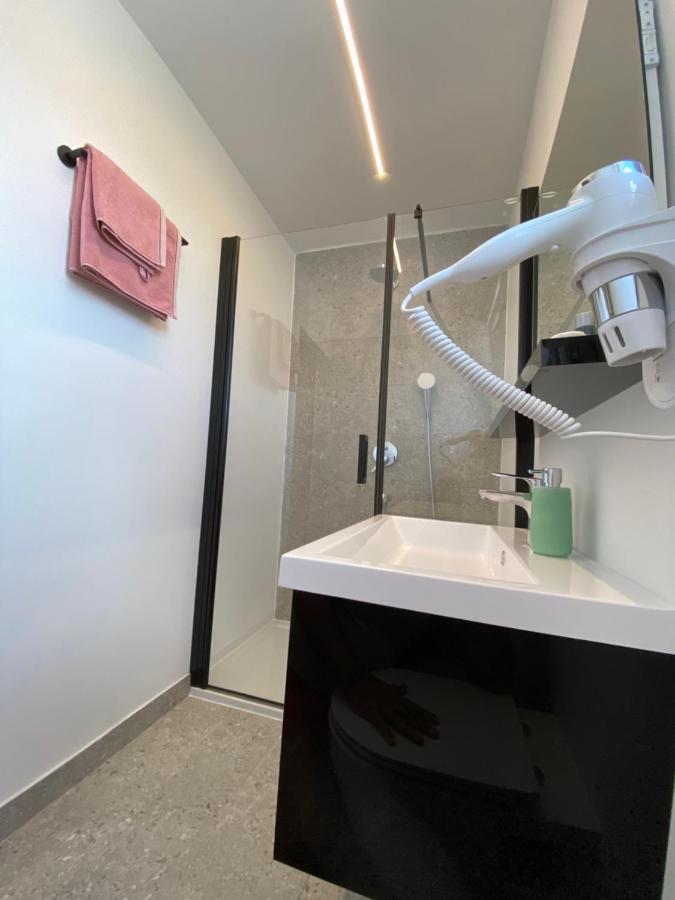Apartmani Kumenat Biograd Na Moru Buitenkant foto
