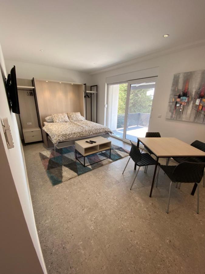 Apartmani Kumenat Biograd Na Moru Buitenkant foto