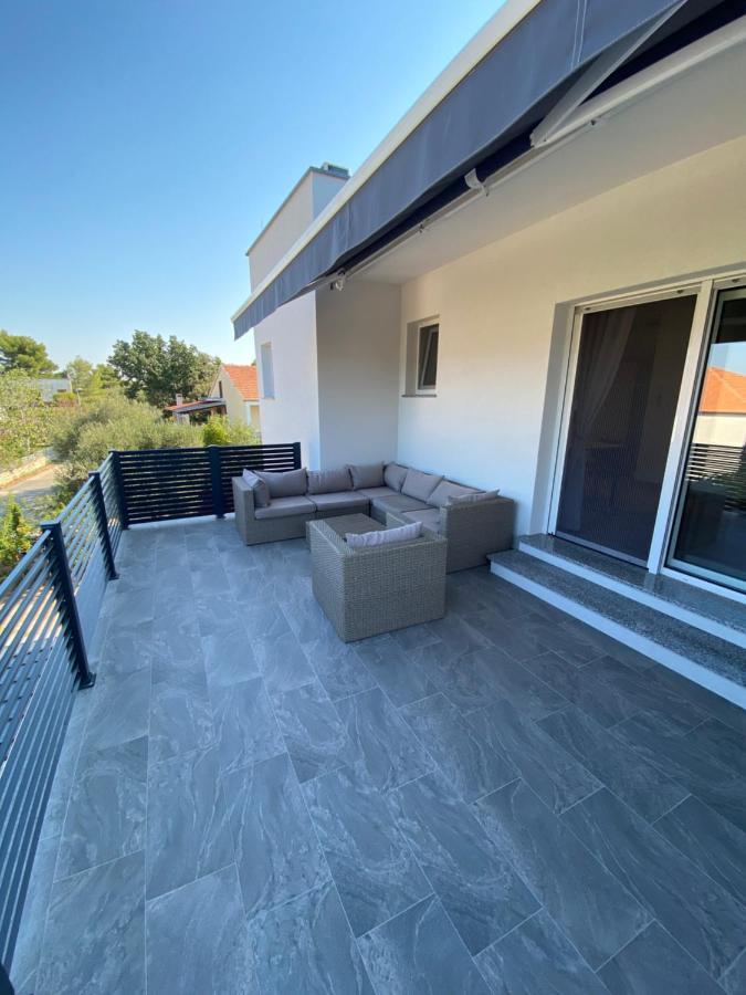 Apartmani Kumenat Biograd Na Moru Buitenkant foto