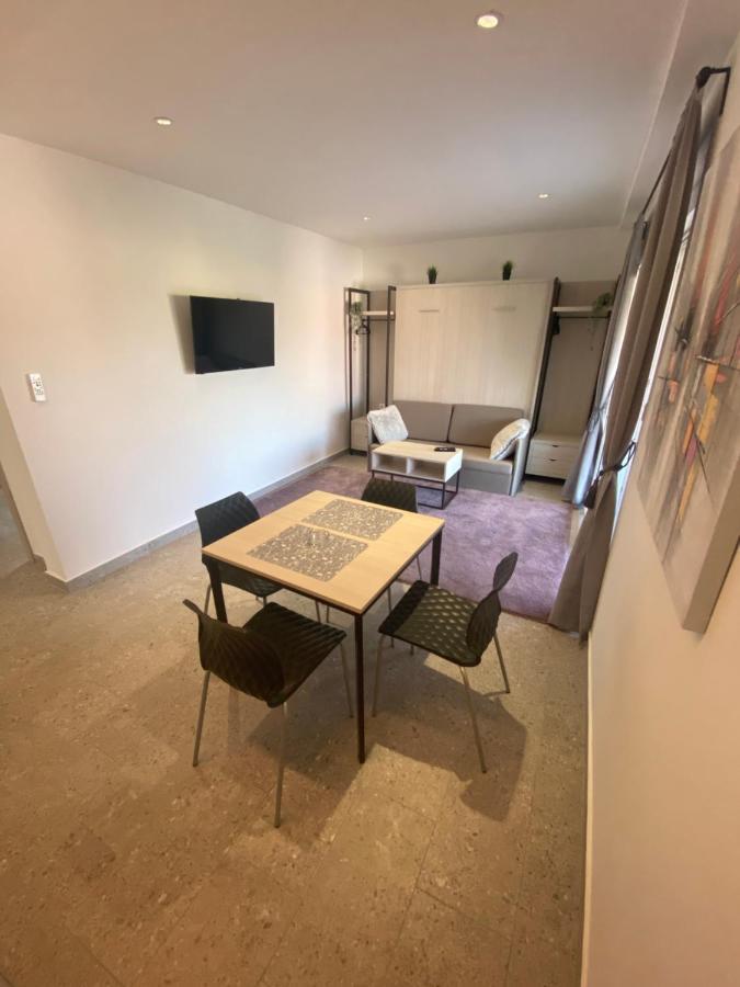Apartmani Kumenat Biograd Na Moru Buitenkant foto