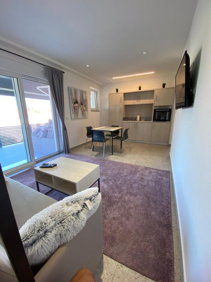 Apartmani Kumenat Biograd Na Moru Buitenkant foto