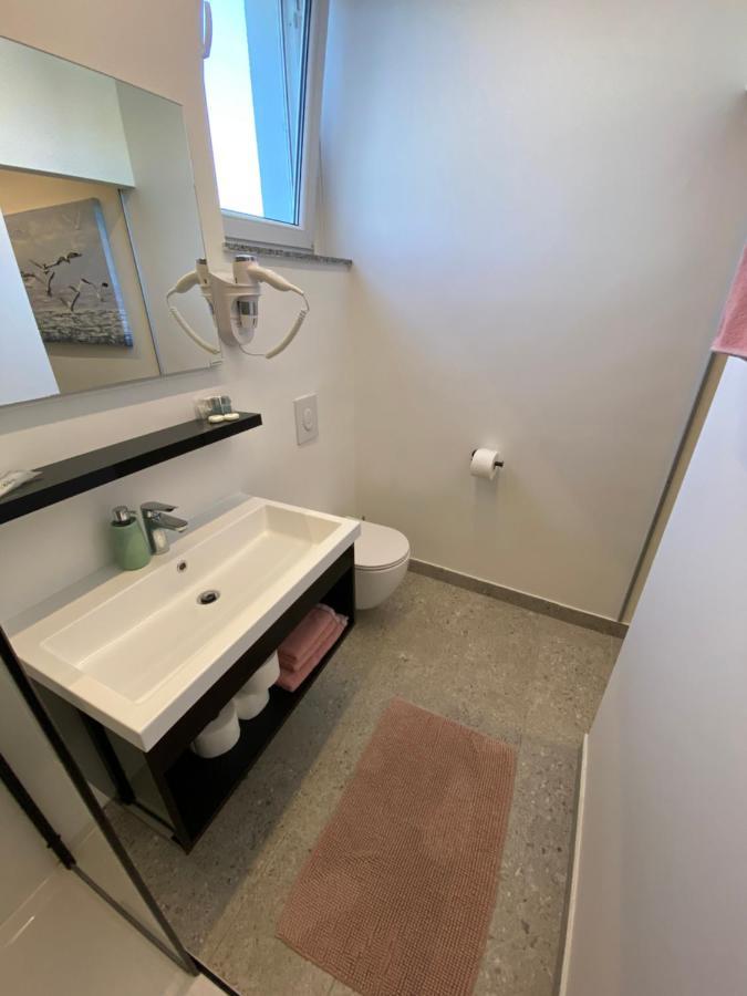 Apartmani Kumenat Biograd Na Moru Buitenkant foto