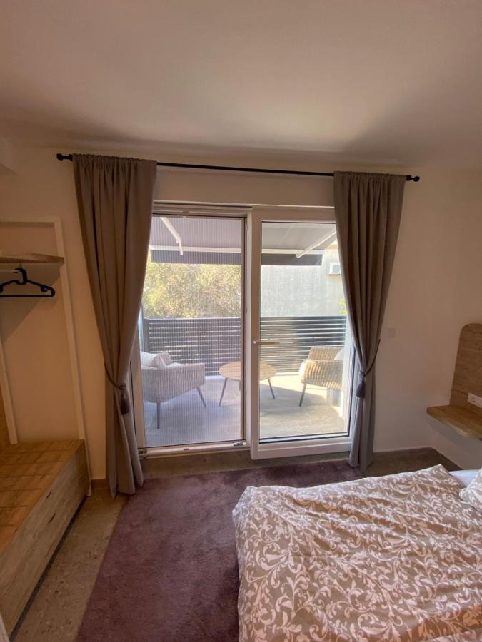 Apartmani Kumenat Biograd Na Moru Buitenkant foto