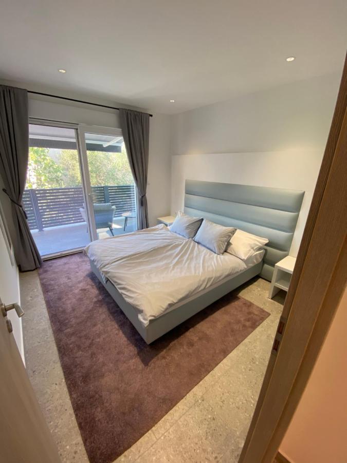 Apartmani Kumenat Biograd Na Moru Buitenkant foto