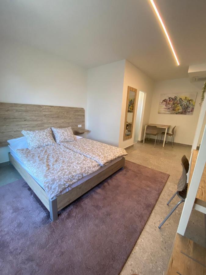 Apartmani Kumenat Biograd Na Moru Buitenkant foto