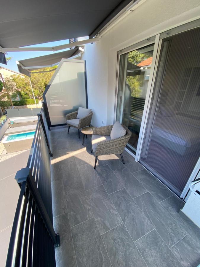 Apartmani Kumenat Biograd Na Moru Buitenkant foto