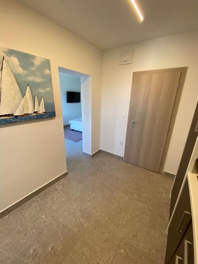Apartmani Kumenat Biograd Na Moru Buitenkant foto