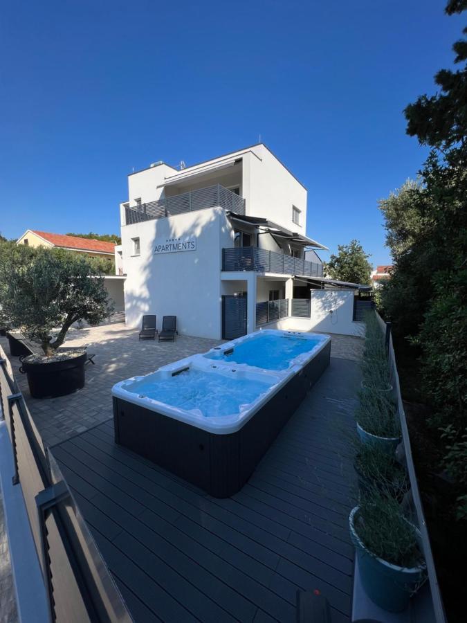 Apartmani Kumenat Biograd Na Moru Buitenkant foto
