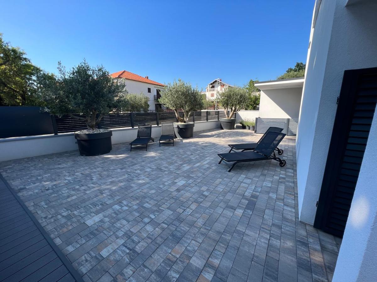 Apartmani Kumenat Biograd Na Moru Buitenkant foto